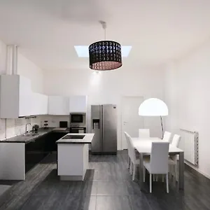 https://trend-apartments.it-lombardy.com
